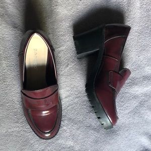 Heeled loafers